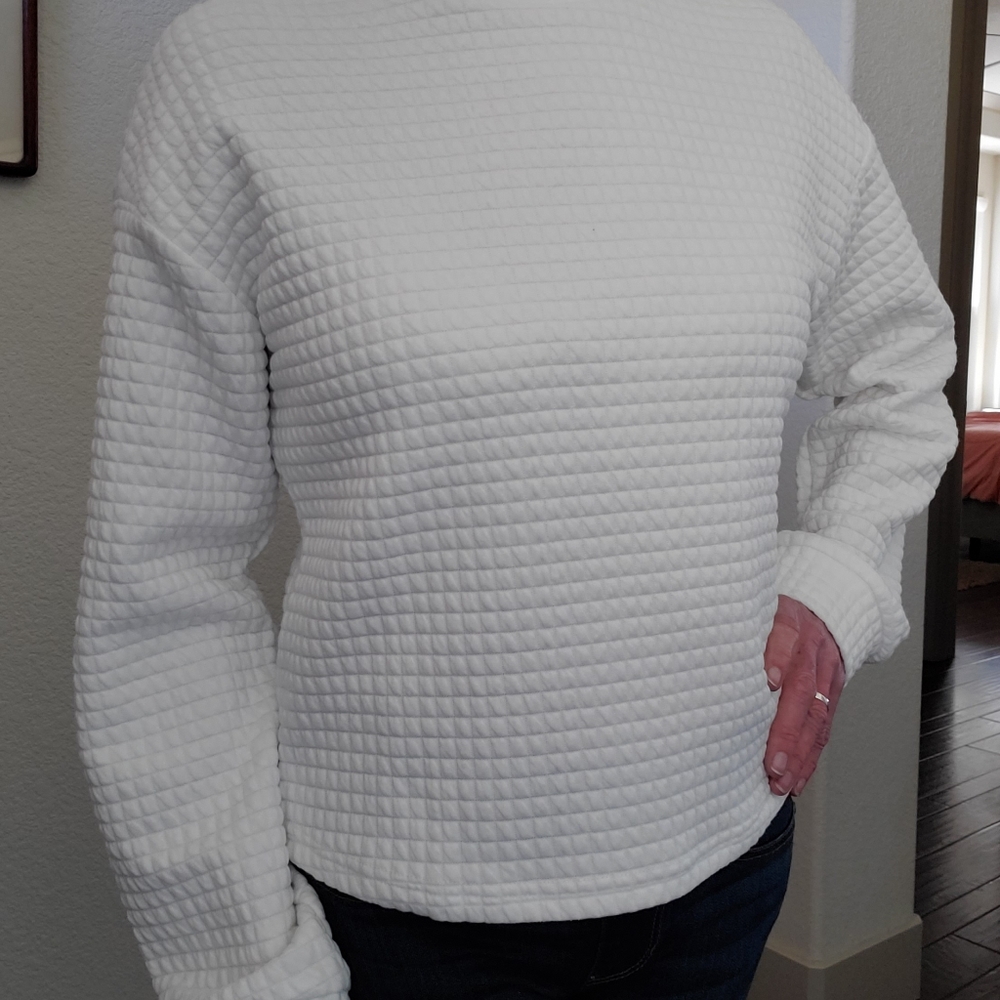 Pure white adorable waffle knit top - Picture 7 of 13